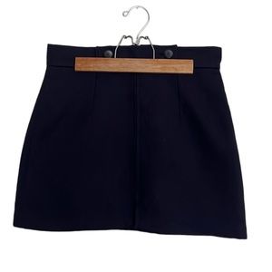 Short Zara skirt in dark blue.